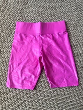 Carbon 38 Takara Shine High Rise Biker Short 9” in Pink Women’s Size Medium